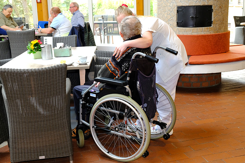 Unsere vollstationäre Pflege bietet Ihnen ein sicheres, liebevolles Zuhause